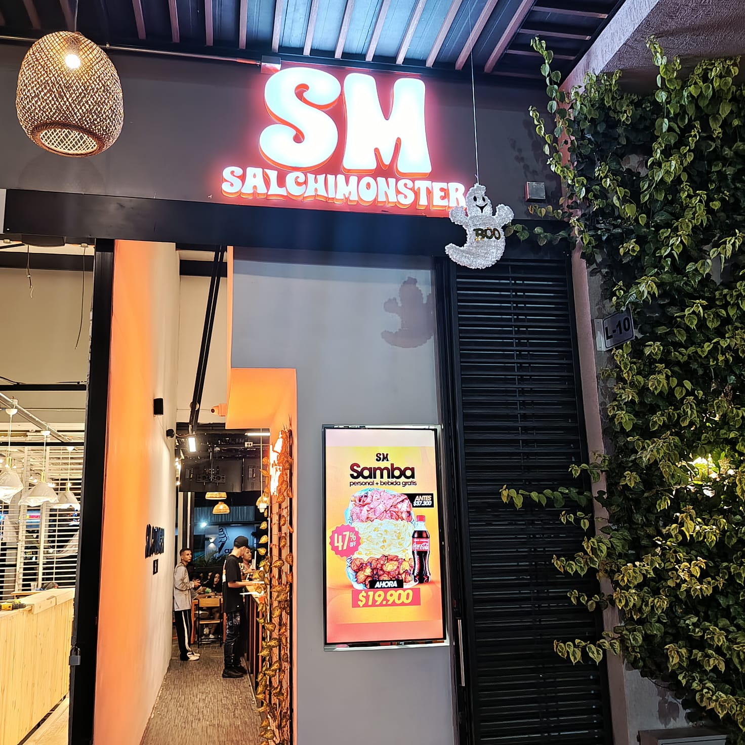 Fachada Restaurante Salchimonster BOCHALEMA