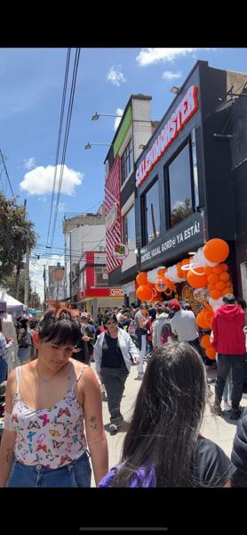 Fachada Restaurante Salchimonster KENNEDY