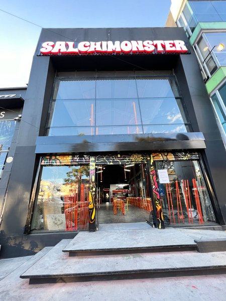 Fachada Restaurante Salchimonster USAQUEN